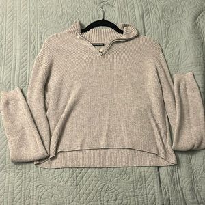 BRANDY MELVILLE ONE SIZE FITS ALL ZIP UP SWEATER